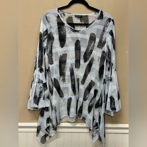 DOR DOR COUTURE BLACK &WHITE SHEER MESH 3/4 BELL SLEEVE TOP COVERUP SZ Medium